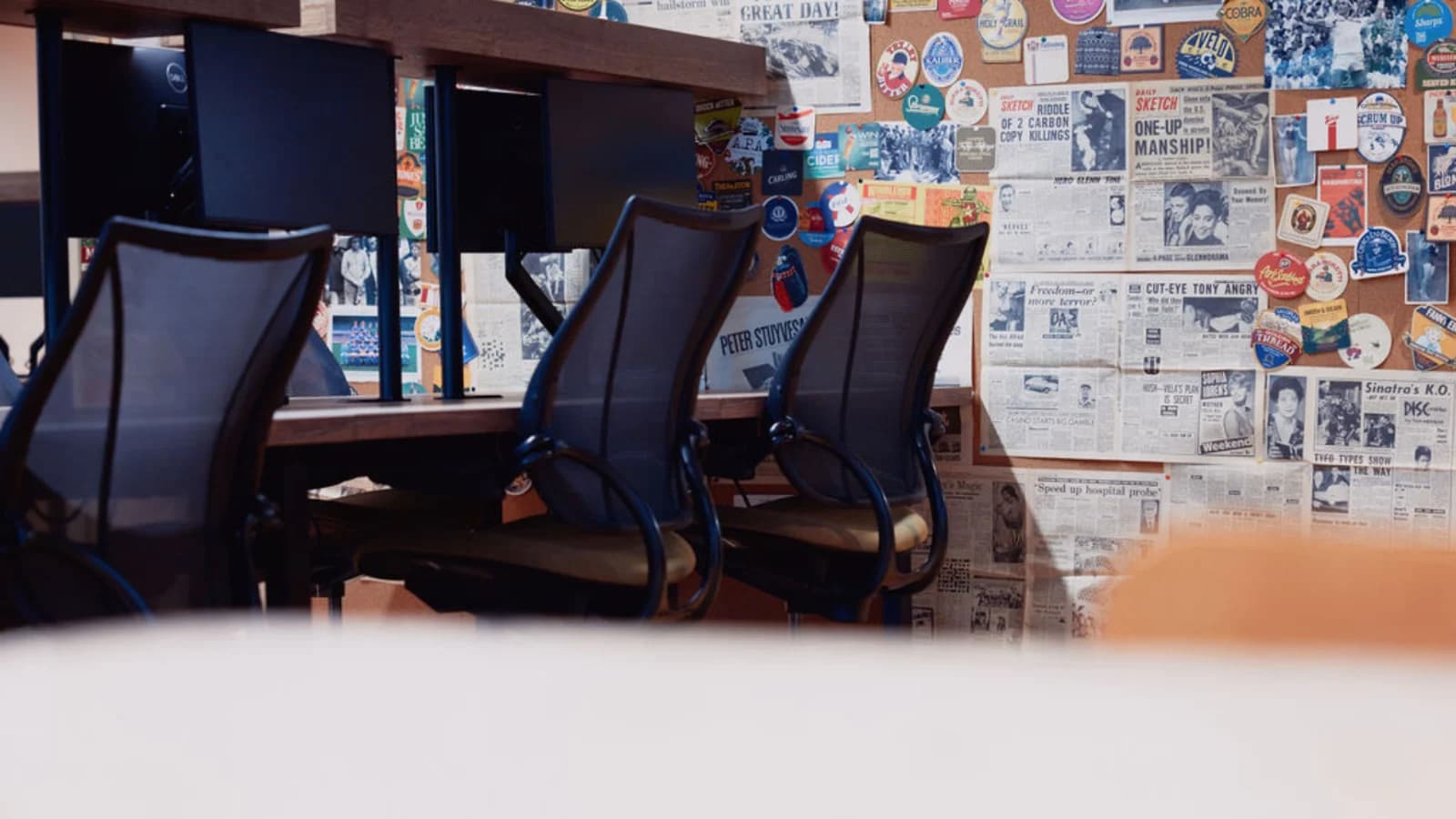 Desks at Drop-in Wandsworth